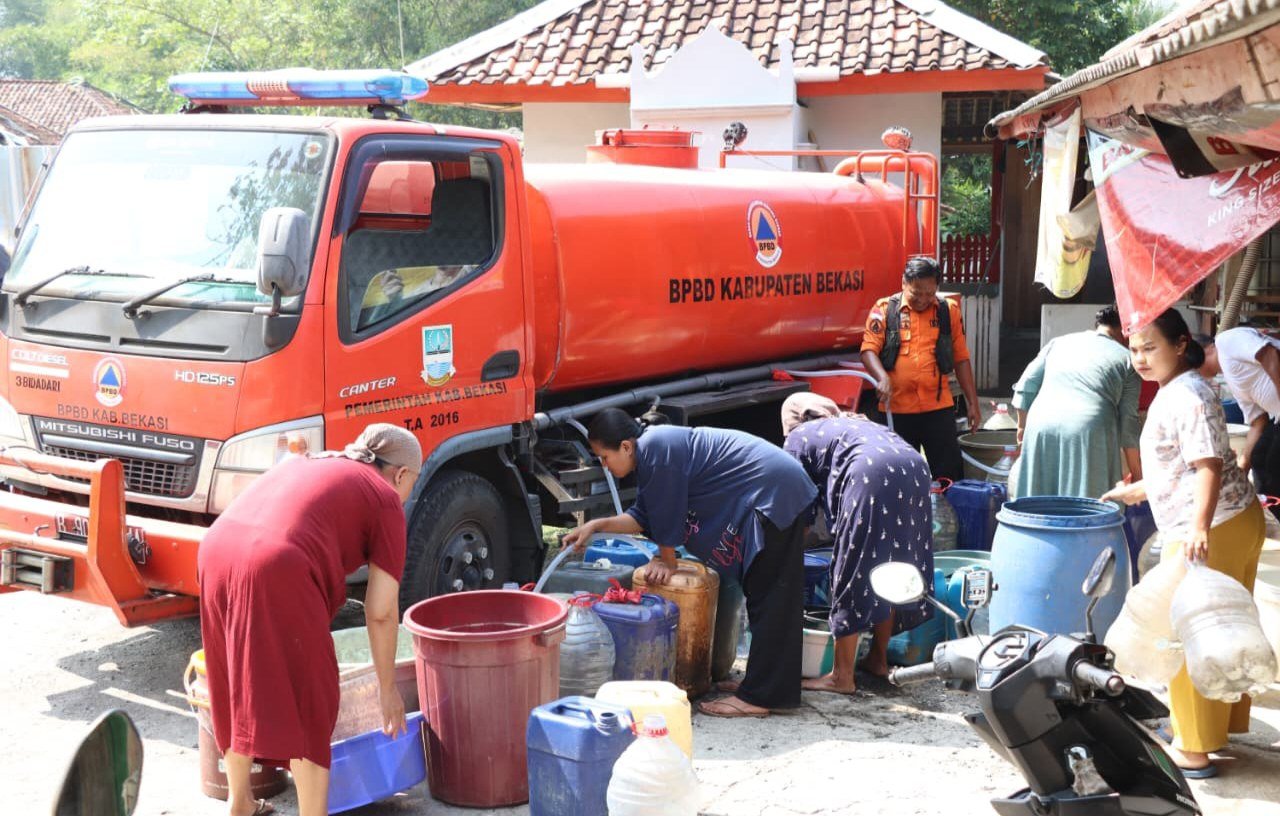 Pemkab Bekasi Kolaborasi Salurkan 10,1 Juta Liter Air Bersih untuk Warga Terdampak Kekeringan